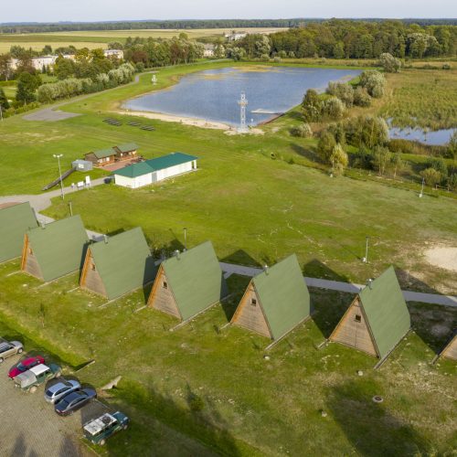 5. widok na domki i kąpielisko, 2019, fot. Krystian Kłysewicz (1)